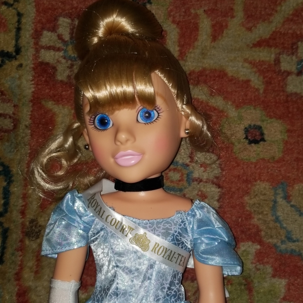 DCL Exclusive Cinderella Doll Royal Tea Disney